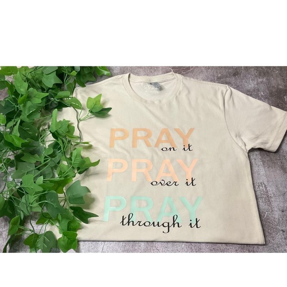 Multiple T-Shirts. - Picture 5 of 6